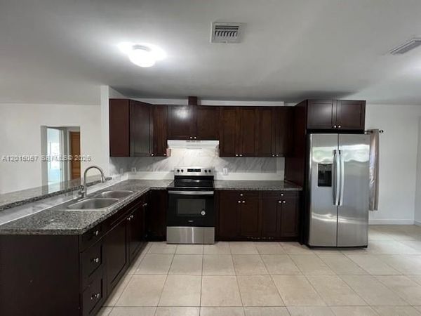 1036 NW 64th St , Miami, FL 33150