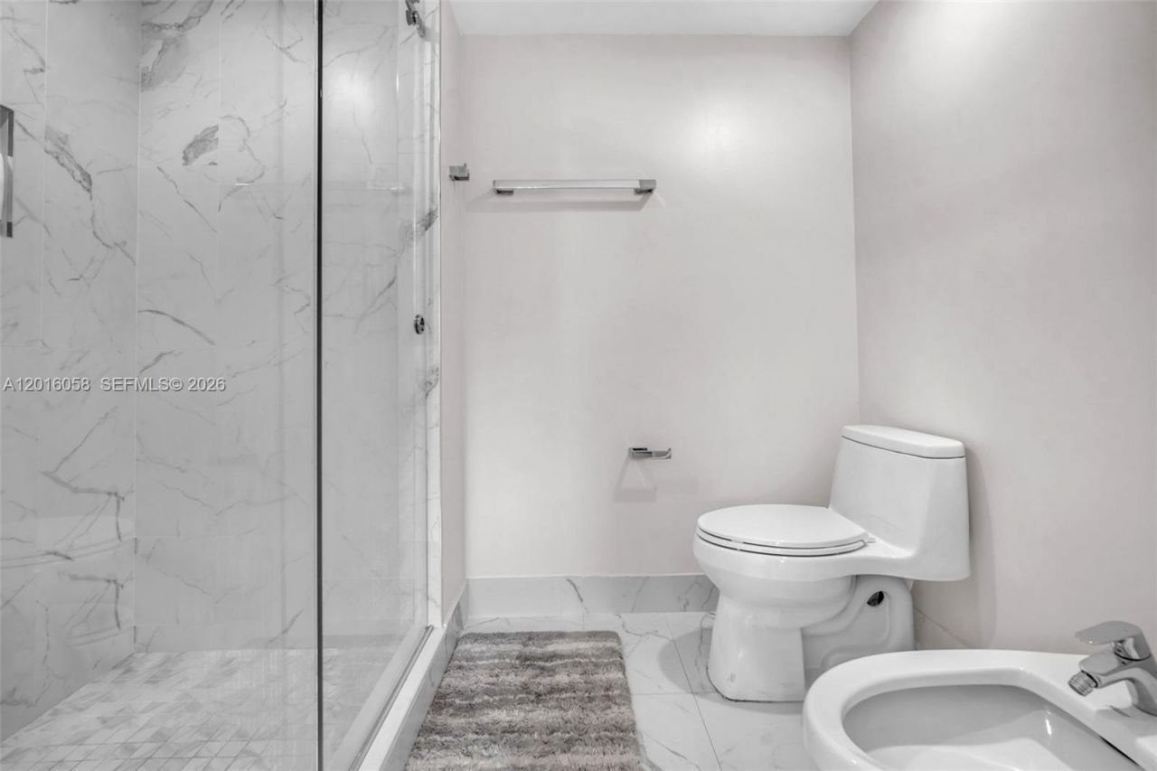 20191 E Country Club Dr , Unit 601, Aventura, FL 33180 Photo
