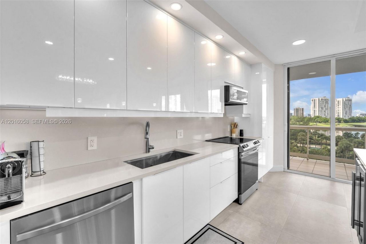 20191 E Country Club Dr , Unit 601, Aventura, FL 33180 Photo