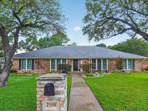2101 Brentgate Drive , Arlington, TX 76017