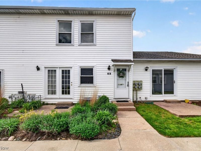 2549 Royal County Down Drive , Unit 15B, Uniontown, OH 44685 Photo 1