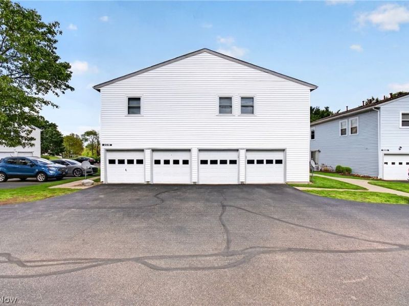 2549 Royal County Down Drive , Unit 15B, Uniontown, OH 44685 Photo 18