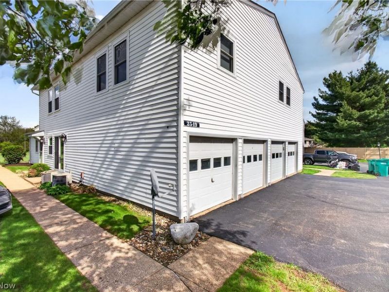 2549 Royal County Down Drive , Unit 15B, Uniontown, OH 44685 Photo 22