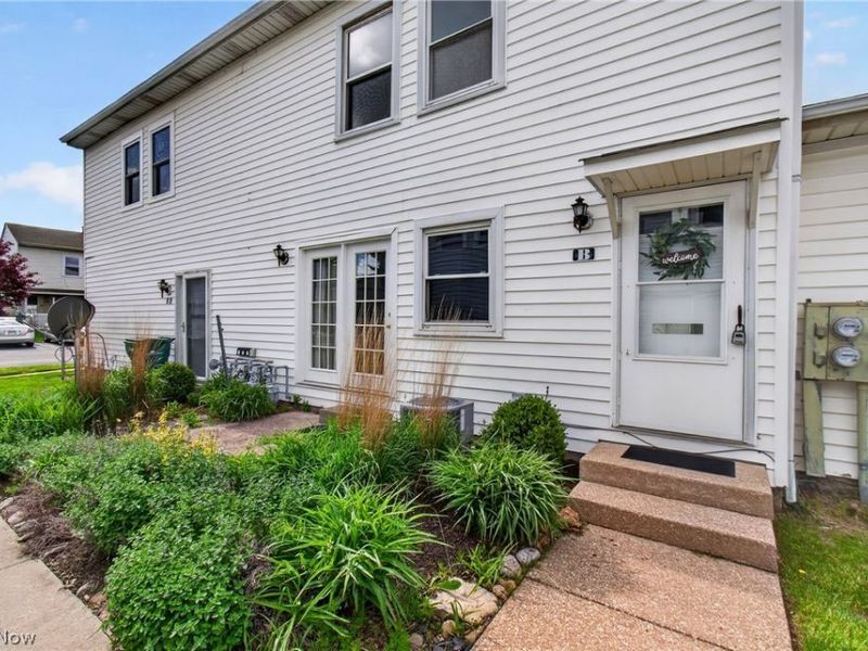 2549 Royal County Down Drive , Unit 15B, Uniontown, OH 44685 Photo 3