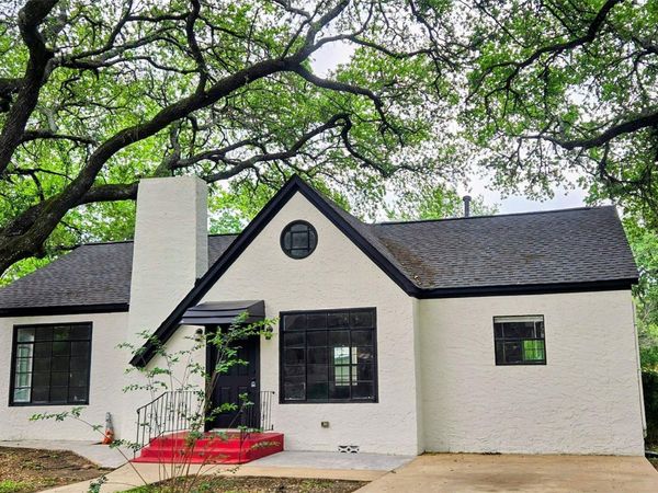 804 Hudgins ST, Smithville, TX 78957