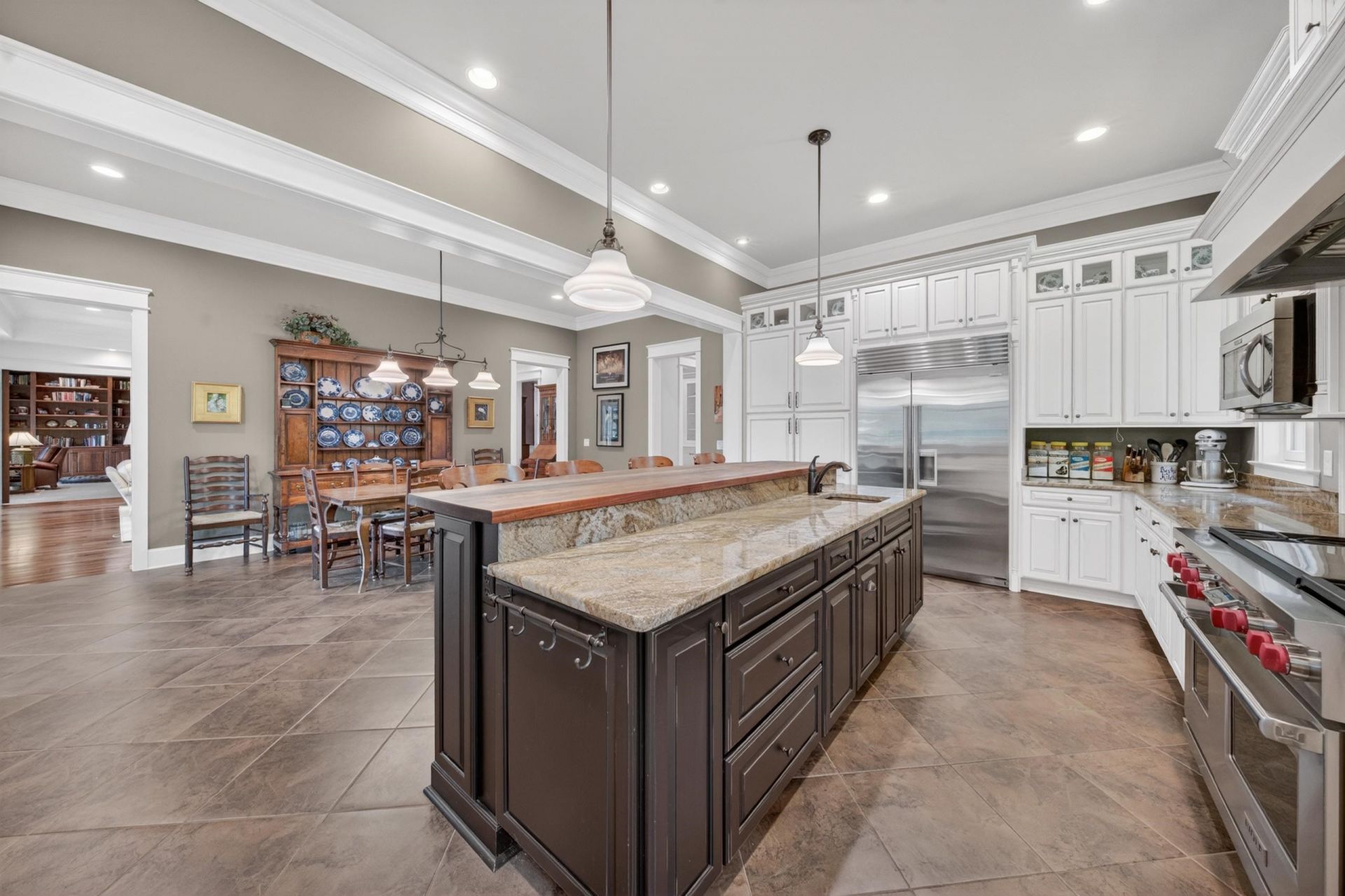 193 Summerwood Ln.  Photo 12
