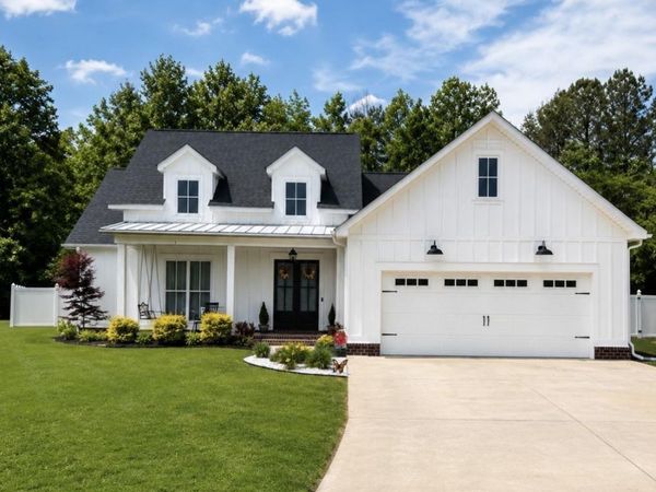 25 Bethel Crest Circle, Hartselle, AL 35640