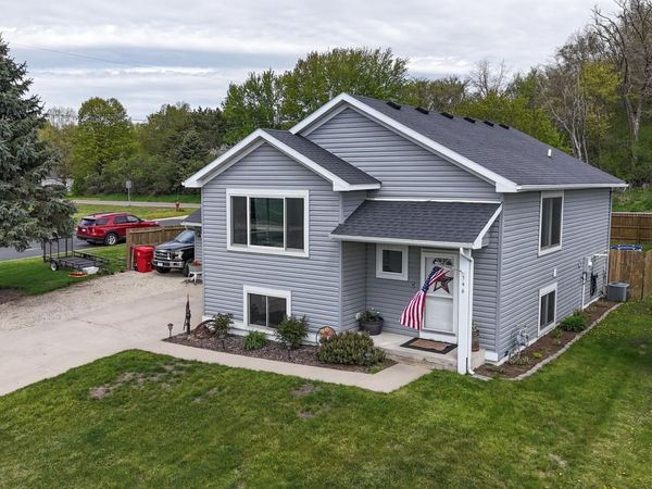 546 6th Street SW, Pine Island, MN 55963