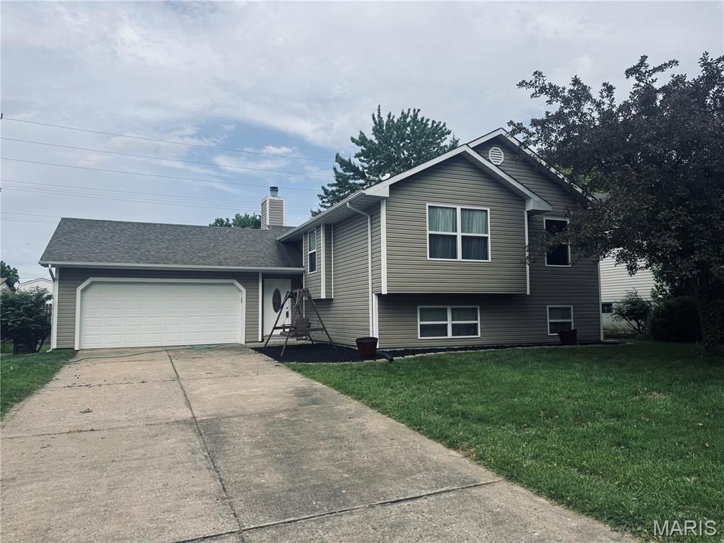 1145 Claycrest Circle , Saint Charles, MO 63304 Main Photo