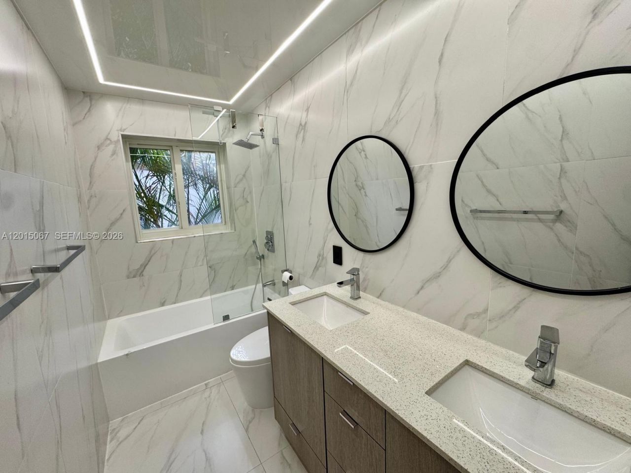 935 Weeping Willow Way, Hollywood, FL 33019 Photo
