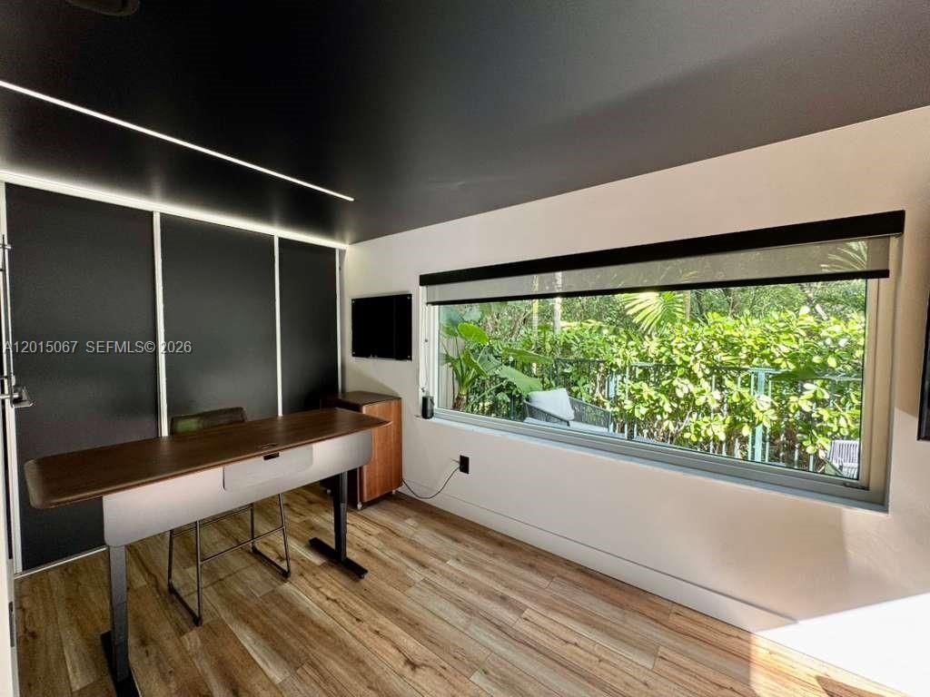 935 Weeping Willow Way, Hollywood, FL 33019 Photo