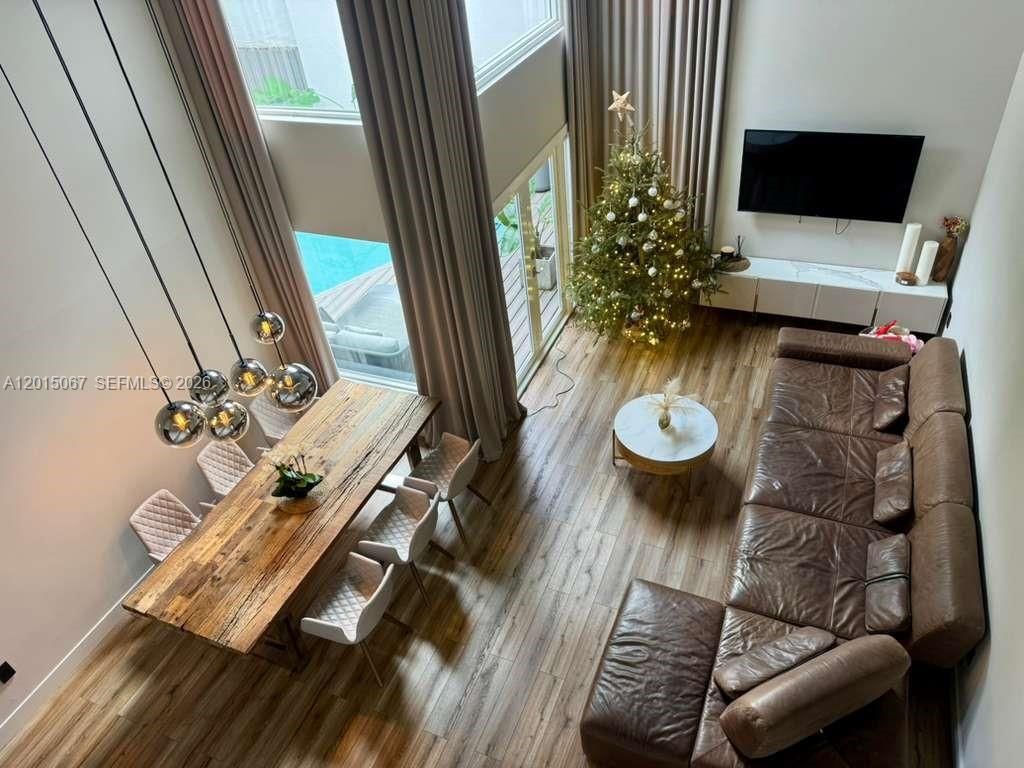 935 Weeping Willow Way, Hollywood, FL 33019 Photo
