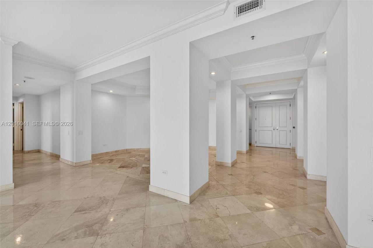 808 Brickell Key Dr, Unit 3304, Miami, FL 33131 Photo