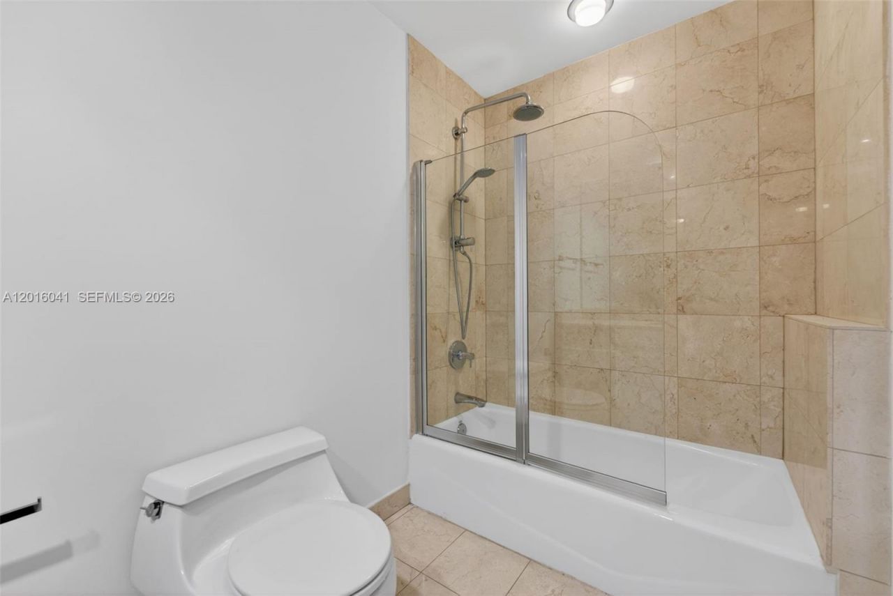 808 Brickell Key Dr, Unit 3304, Miami, FL 33131 Photo