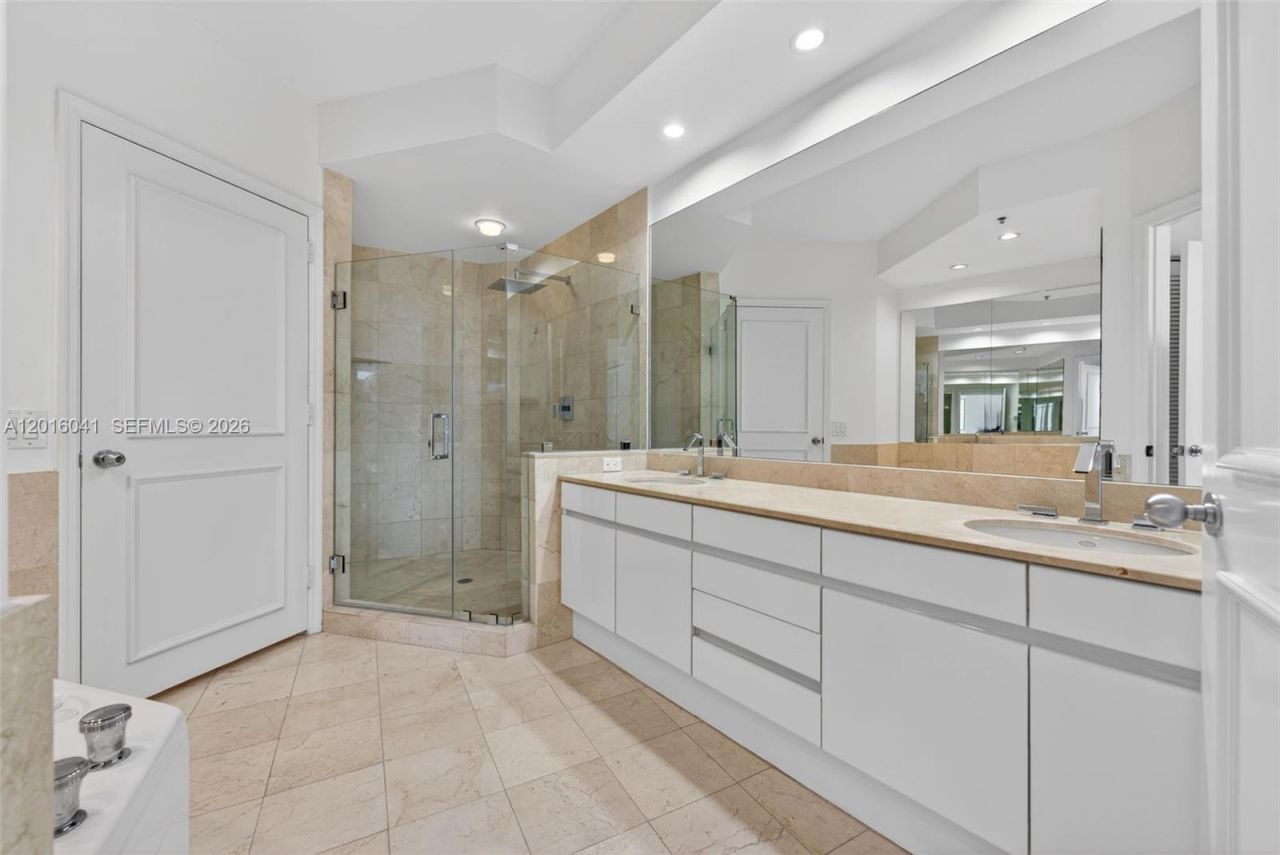 808 Brickell Key Dr, Unit 3304, Miami, FL 33131 Photo