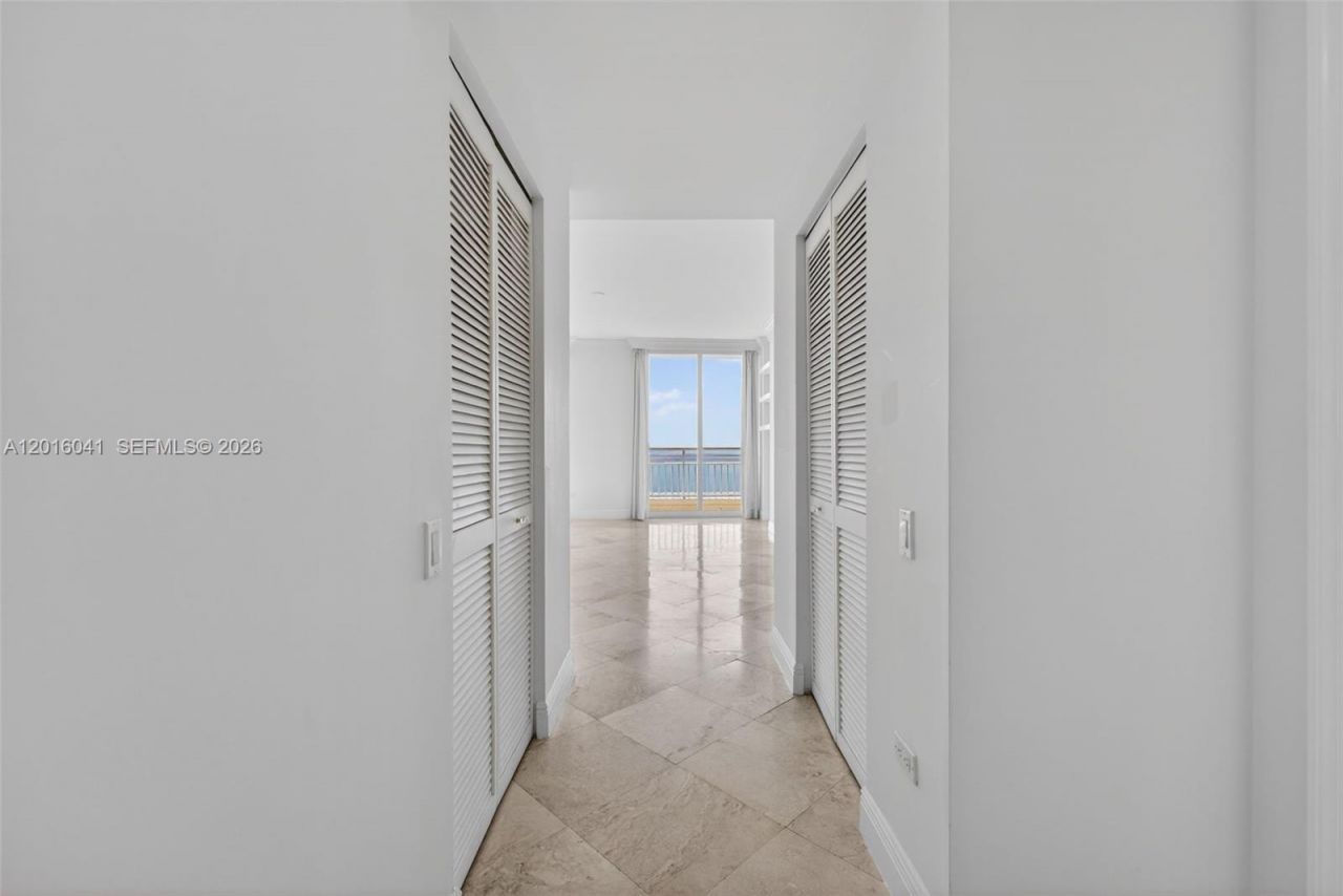 808 Brickell Key Dr, Unit 3304, Miami, FL 33131 Photo