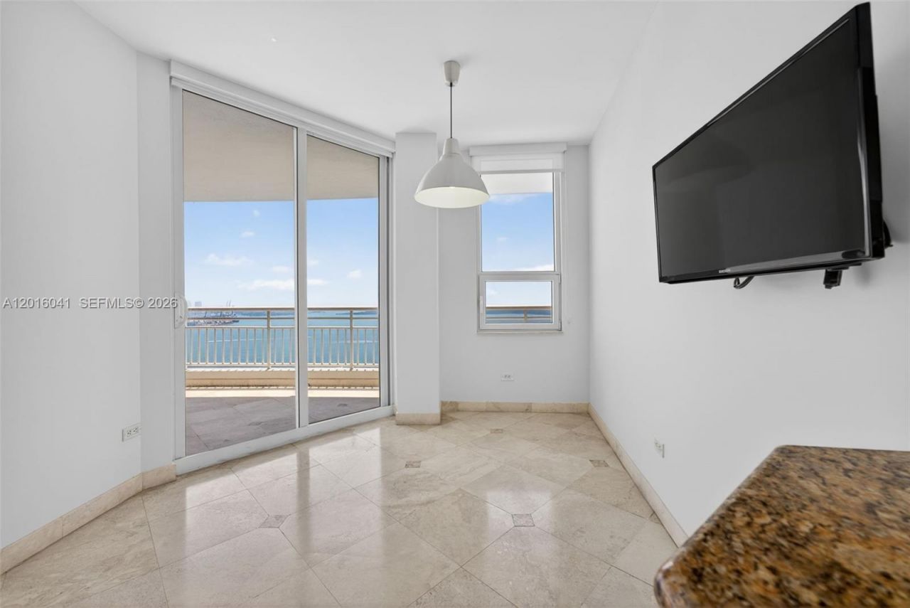 808 Brickell Key Dr, Unit 3304, Miami, FL 33131 Photo