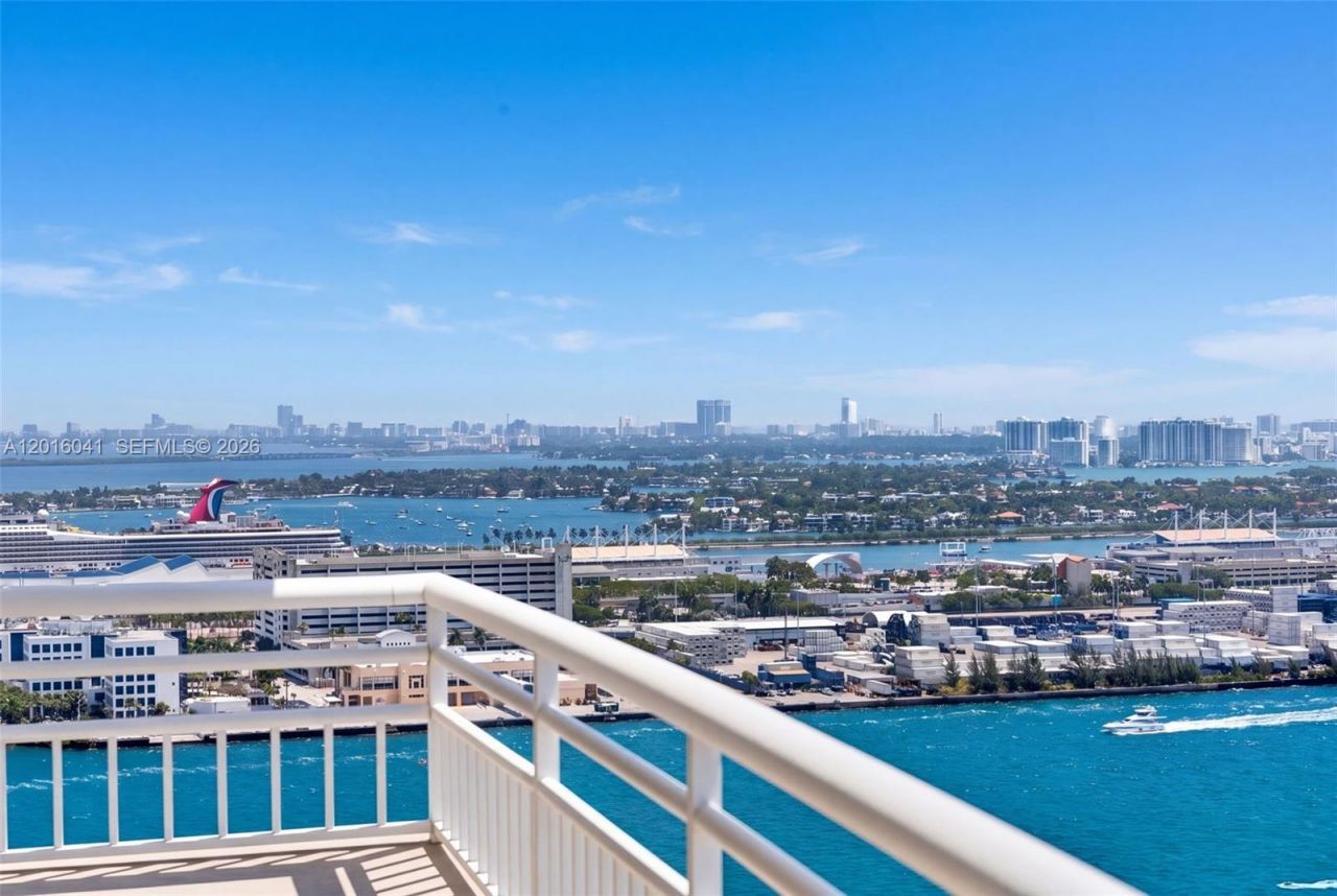 808 Brickell Key Dr, Unit 3304, Miami, FL 33131 Photo