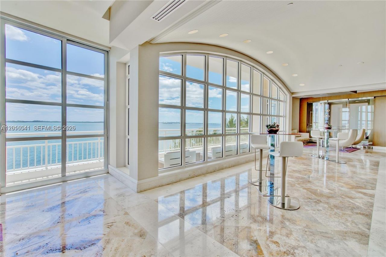 808 Brickell Key Dr, Unit 3304, Miami, FL 33131 Photo