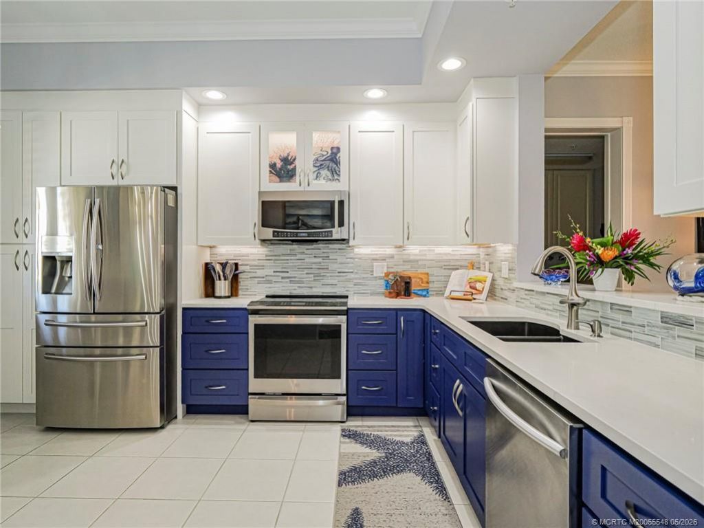 10 Harbour Isle Drive E, Unit 106, Fort Pierce, FL 34949 Photo