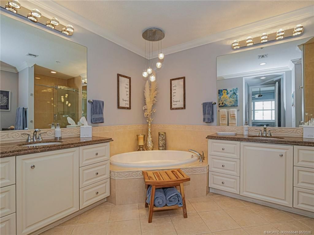 10 Harbour Isle Drive E, Unit 106, Fort Pierce, FL 34949 Photo