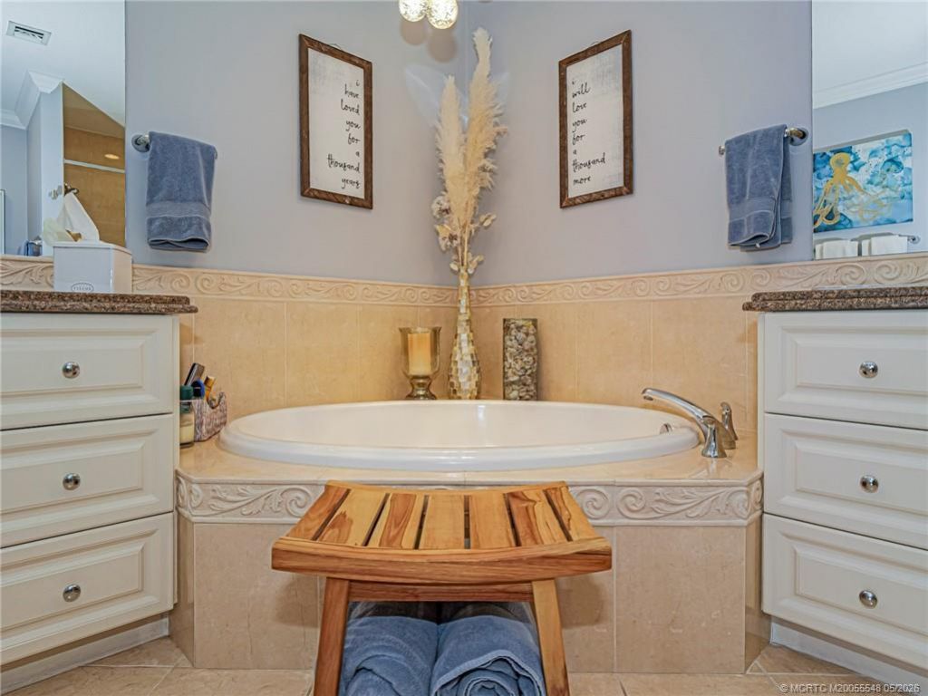 10 Harbour Isle Drive E, Unit 106, Fort Pierce, FL 34949 Photo