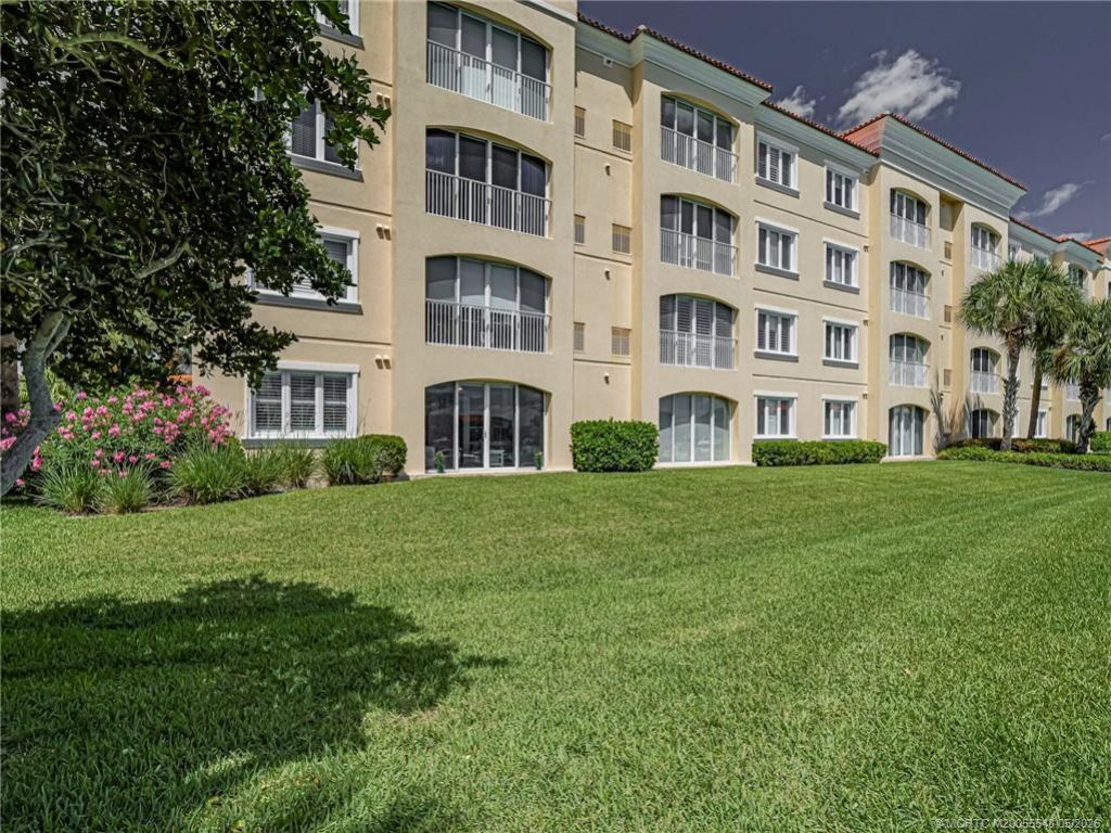10 Harbour Isle Drive E, Unit 106, Fort Pierce, FL 34949 Photo