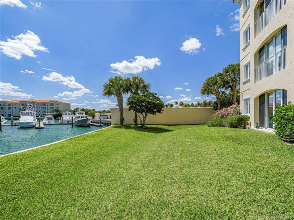 10 Harbour Isle Drive E, Unit 106, Fort Pierce, FL 34949 Photo