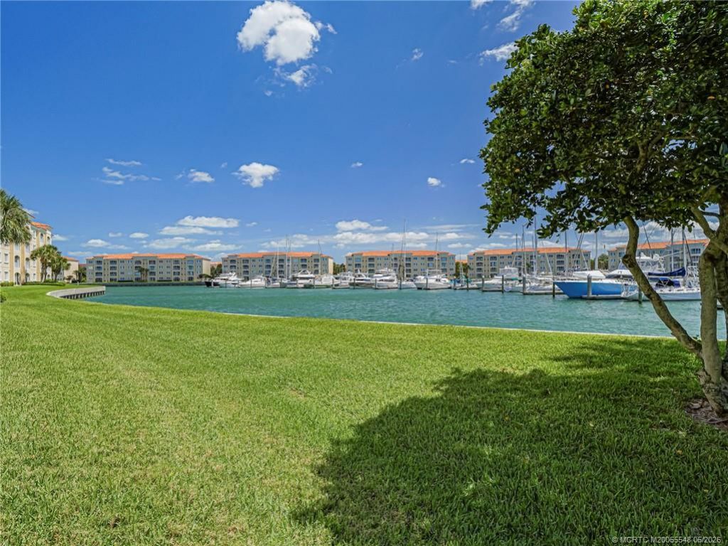 10 Harbour Isle Drive E, Unit 106, Fort Pierce, FL 34949 Photo