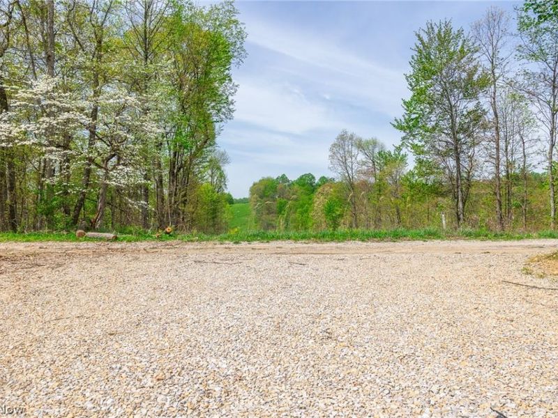 6268 Kings Ridge Road , Newcomerstown, OH 43832 Photo 11