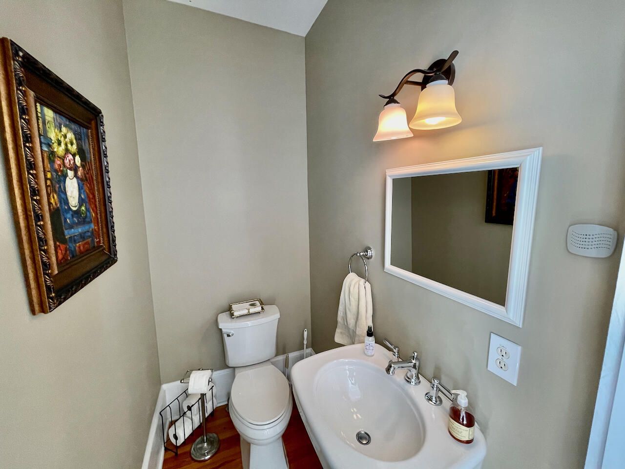 192 Wentworth Street Photo 12