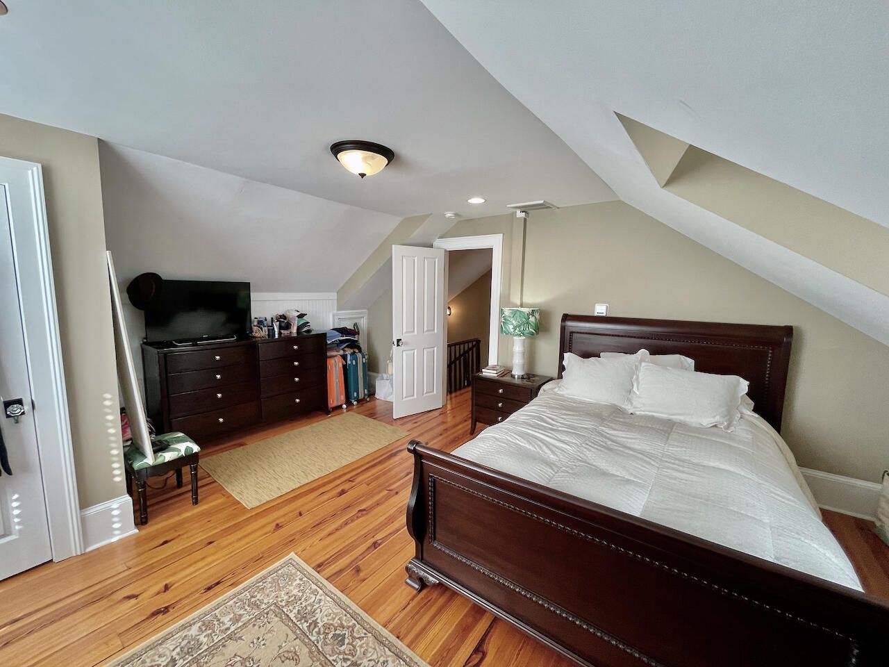 192 Wentworth Street Photo 19