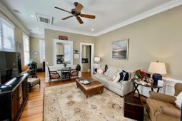 192 Wentworth Street photo 4