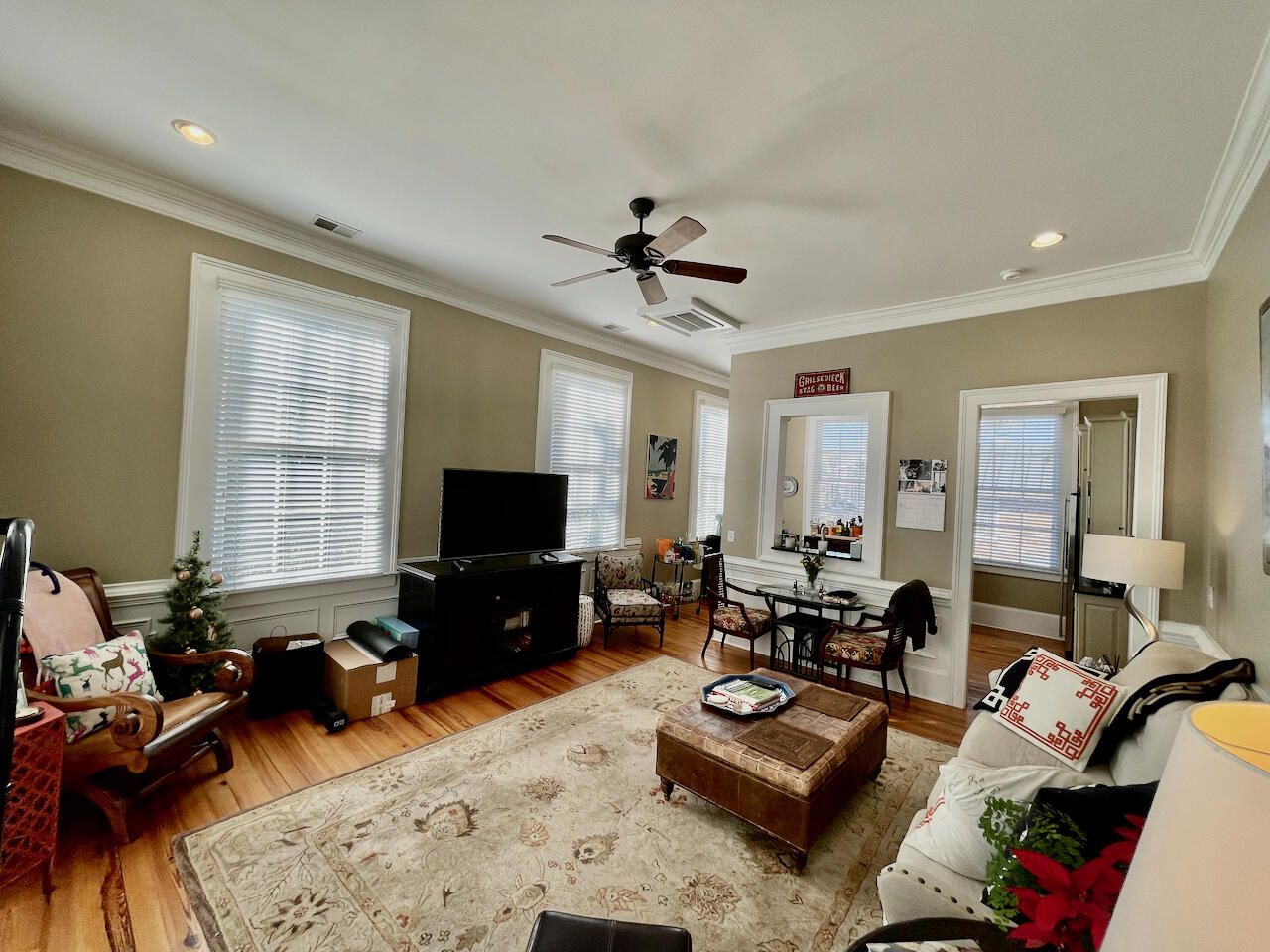 192 Wentworth Street Photo 5