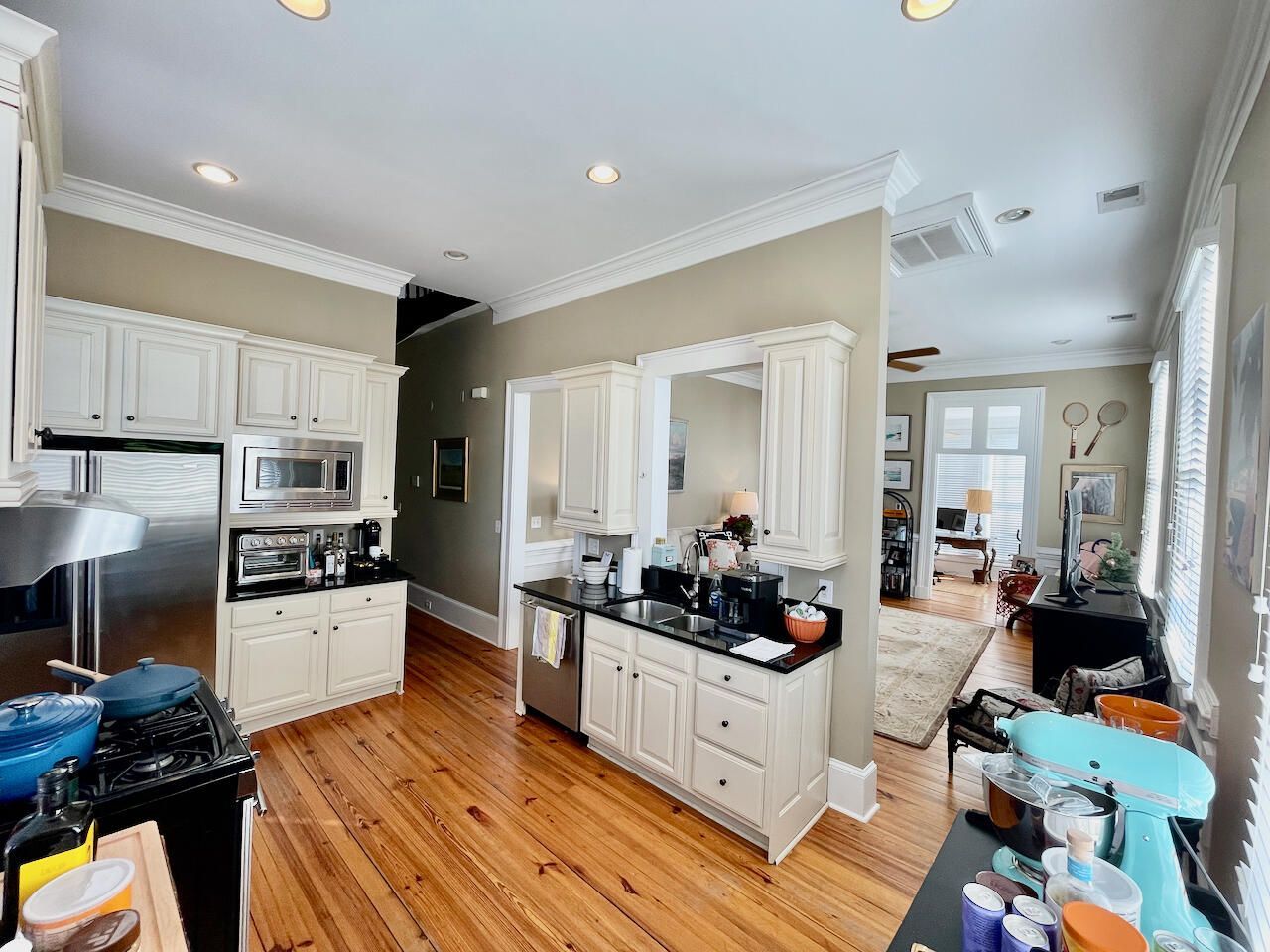 192 Wentworth Street Photo 6