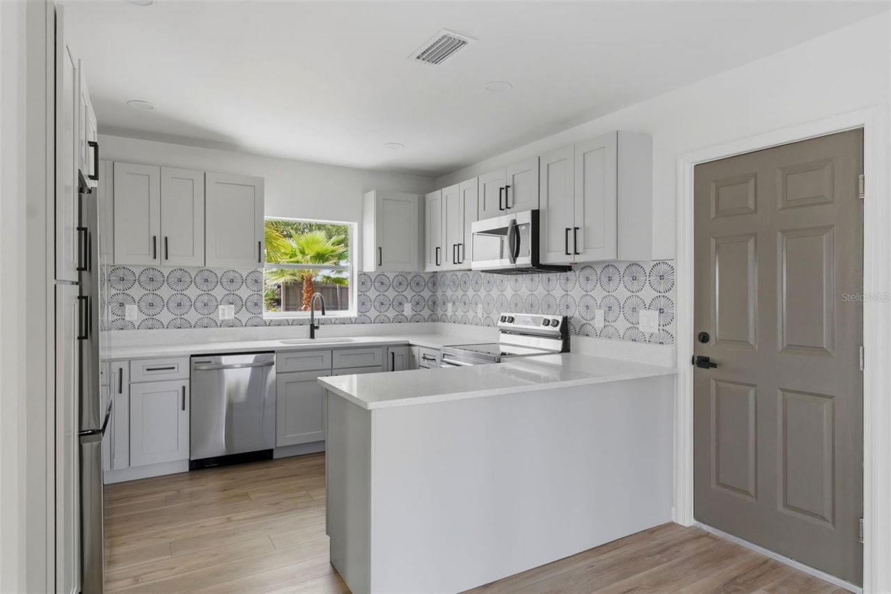 3030 5th Street N, Saint Petersburg, FL 33704 Photo