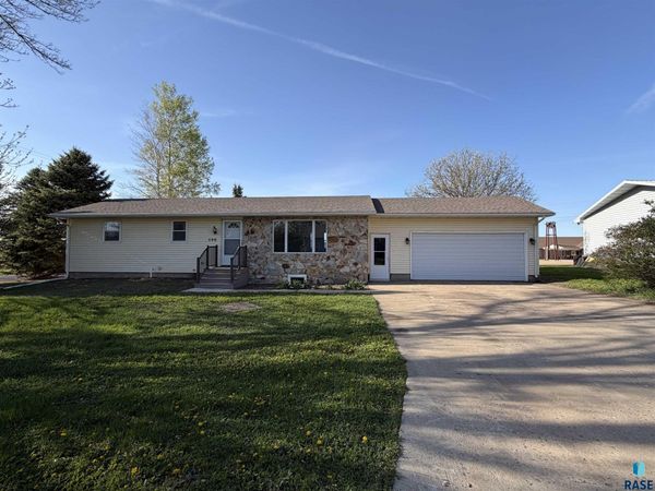 500 E 9th St, Bridgewater, SD 57319