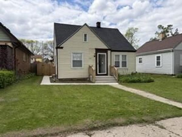 3901 N 37th St, Milwaukee, WI 53216