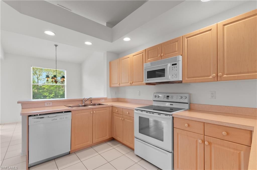 14070 Eagle Ridge Lakes Dr, Unit 202, Fort Myers, FL 33912 Photo