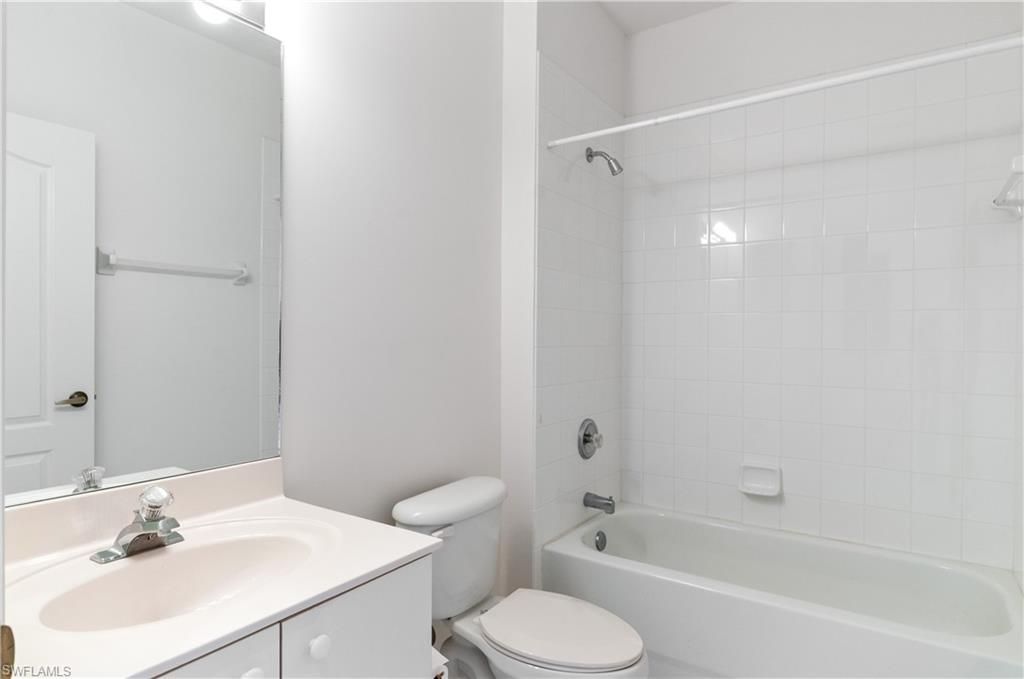 14070 Eagle Ridge Lakes Dr, Unit 202, Fort Myers, FL 33912 Photo