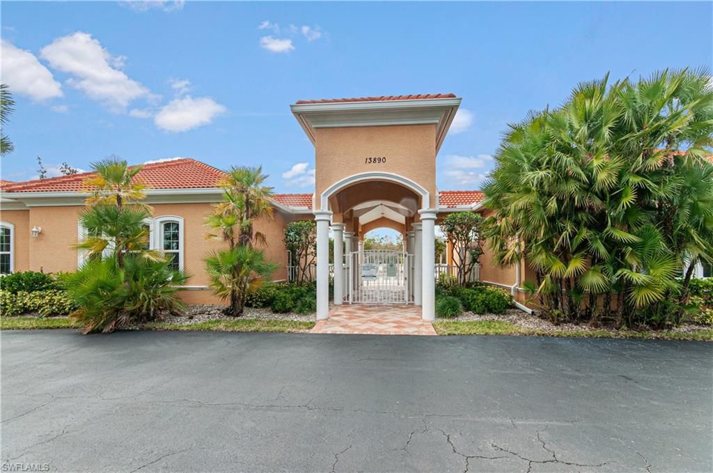 14070 Eagle Ridge Lakes Dr, Unit 202, Fort Myers, FL 33912 Photo