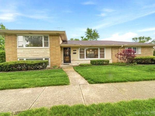 512 N Harvard Avenue , Villa Park, IL 60181