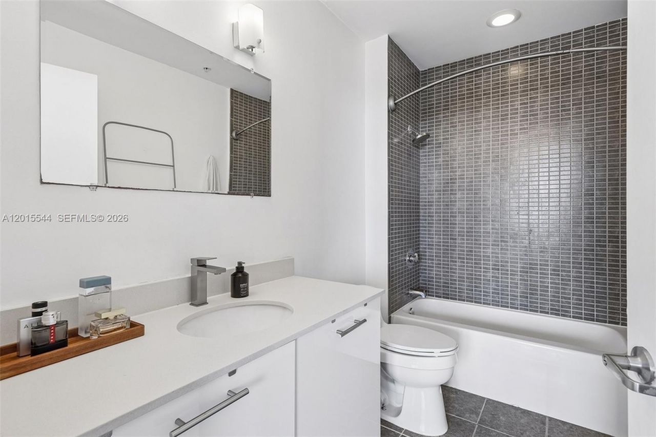 3470 E Coast Ave , Unit H2503, Miami, FL 33137 Photo