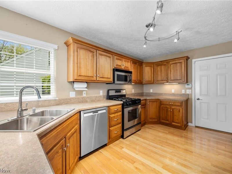 407 Clearbrook Drive , Avon Lake, OH 44012 Photo 25