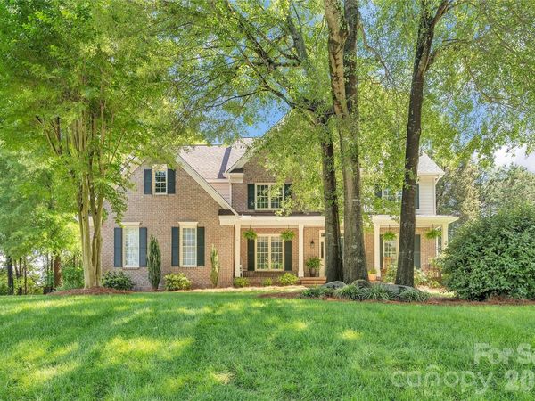 5709 Woodridge Court NW, Concord, NC 28027