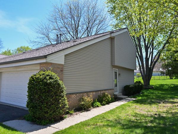 7365 S Delaine Dr, Oak Creek, WI 53154