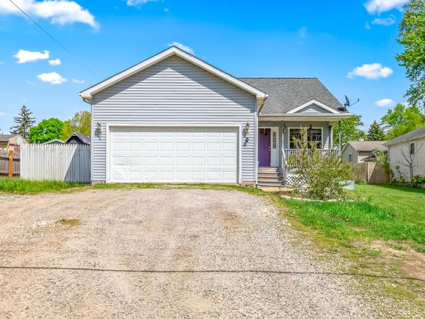 70 Superior Street, Hillsdale, MI 49242