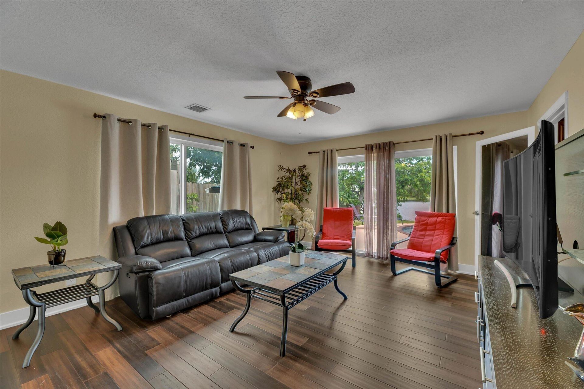621 SW 98th Terrace, Pembroke Pines, FL 33025 Photo