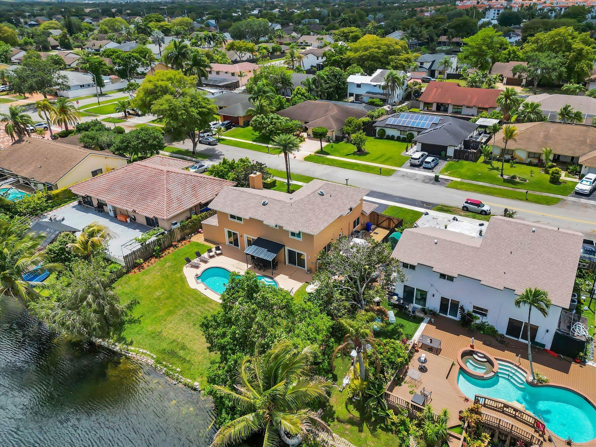 621 SW 98th Terrace, Pembroke Pines, FL 33025 Photo