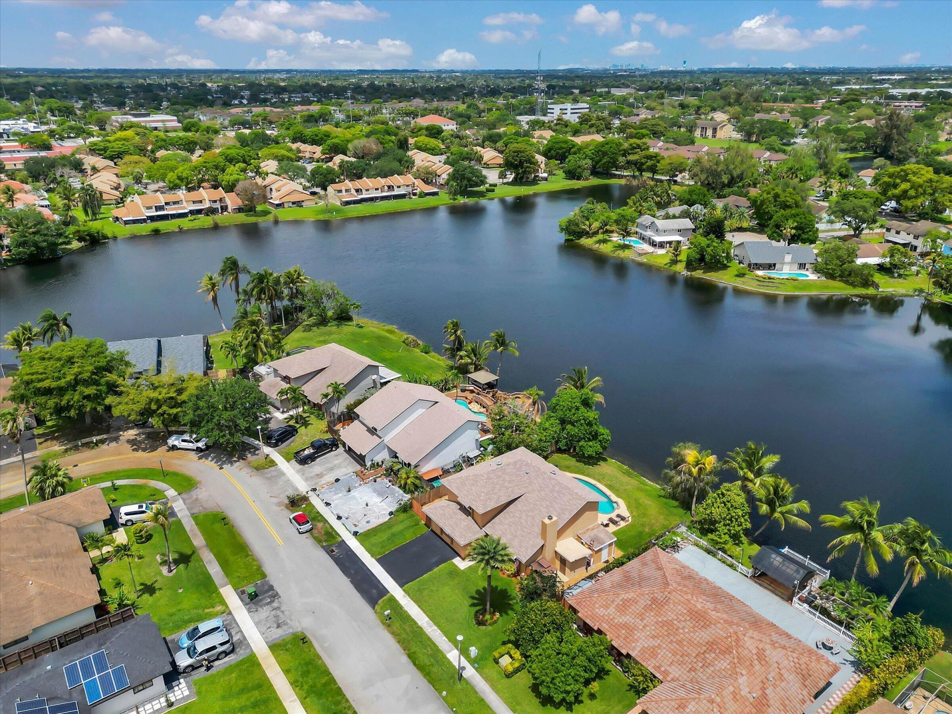 621 SW 98th Terrace, Pembroke Pines, FL 33025 Photo